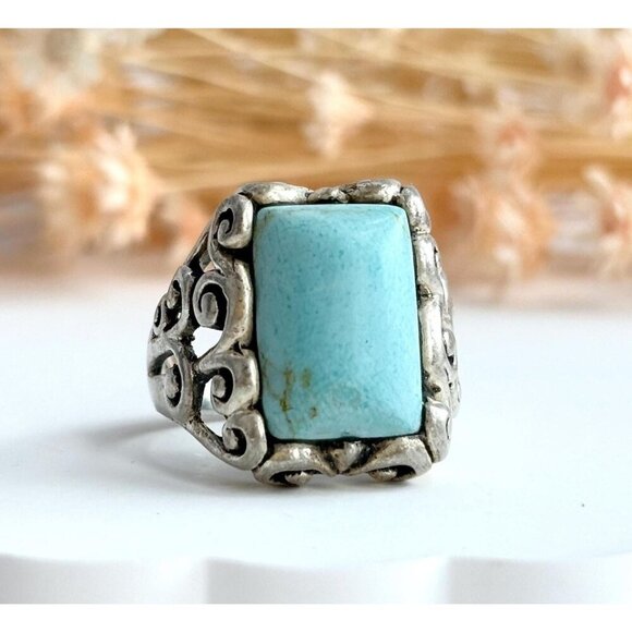 Vintage Jewelry - Natural Turquoise Rectangular Southwest Vintage Sterling Silver Ring - sz 8